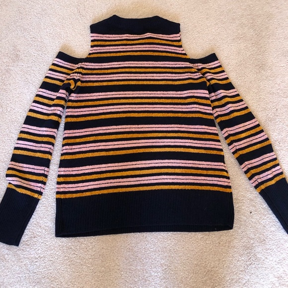 Cold shoulder sweater. - Picture 2 of 3